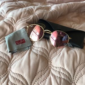 Rose gold round rayban
